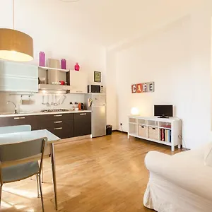  Apartment Inner Bo, Terrazzino Vista Tetti In Centro Storico Italy
